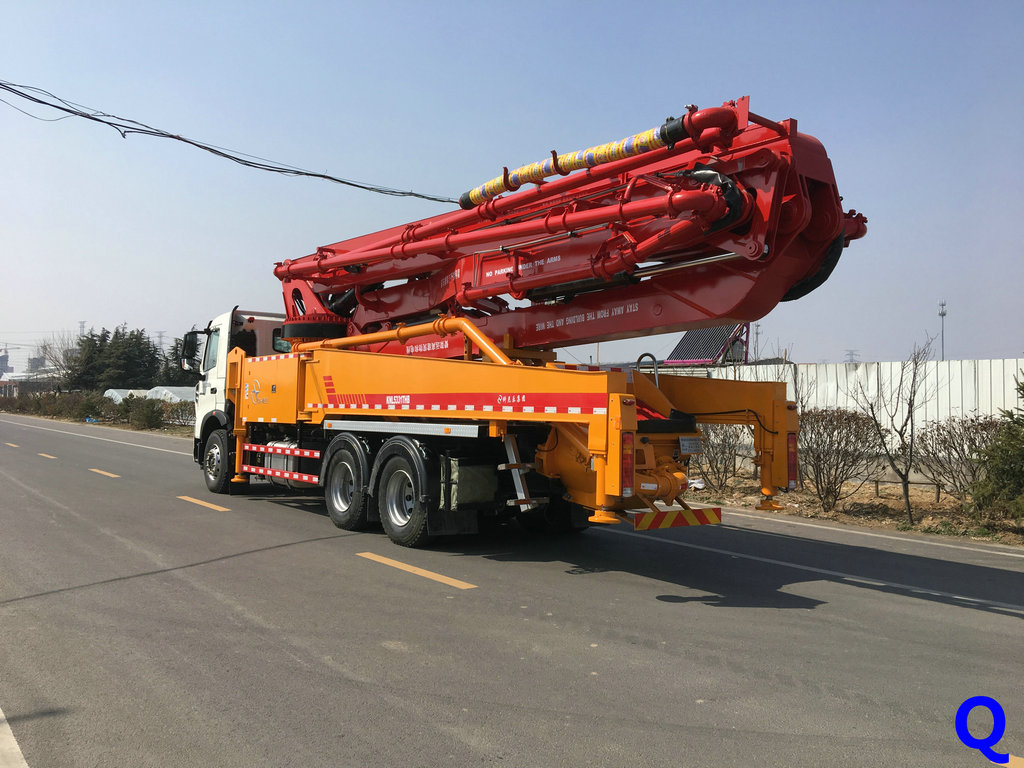小型混凝土泵車，混凝泵車，科尼樂小型泵車，天泵