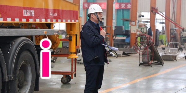 混凝土泵在更換油嘴或總成時應當做好哪些部位的清潔工作？