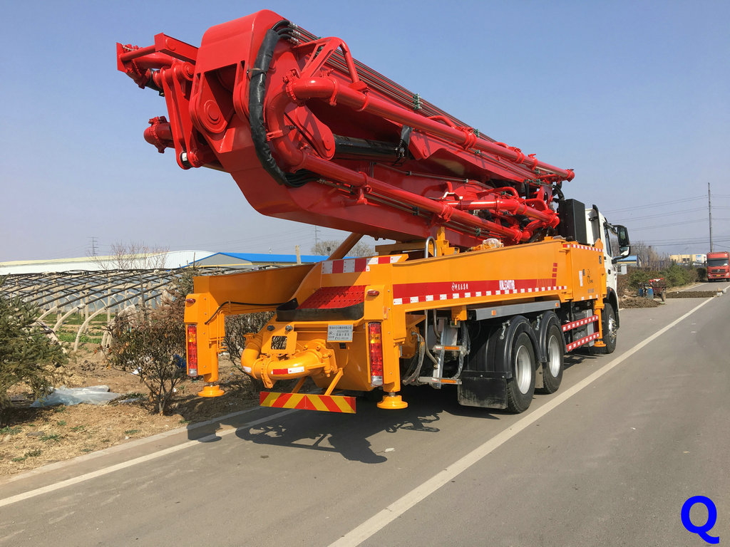 科尼樂小型混凝土泵車，天泵，小型泵車