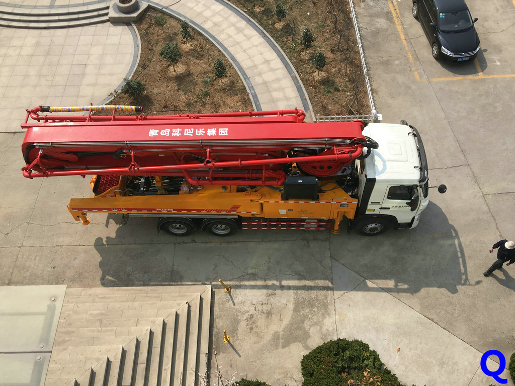 如何避免小型混凝土泵車輪胎磨損的信息