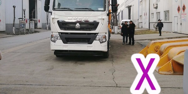 小型泵車施工時(shí)受水灰比因素的影響有多大，來看看我的分析